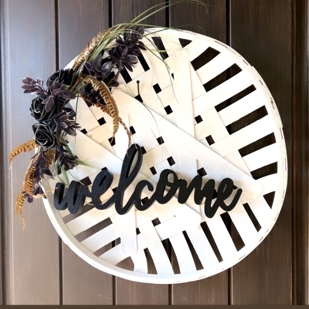 White tobacco basket ( comes plain w/o welcome sign or flowers)